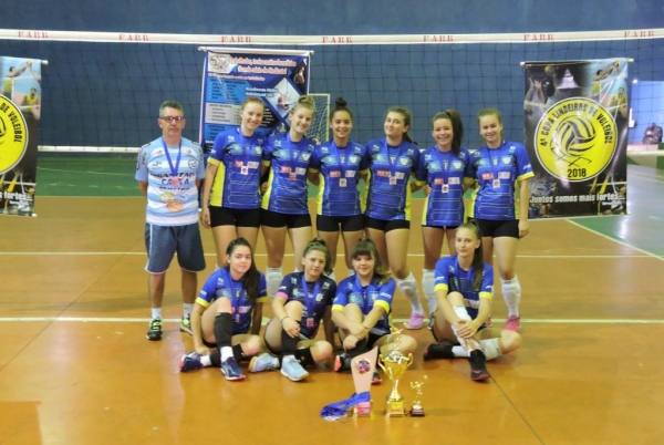 Equipe feminina de Maripá é vice-campeã da competição.(Fotos: Assessoria)