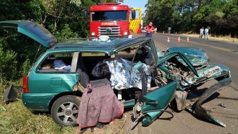 A vítima fatal era passageira do veículo Parati.. (Foto: Reprodução)
