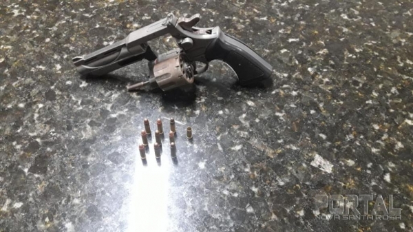 Arma e munições apreendidas. (Foto: Portal Palotina)