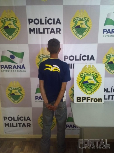 O indivíduo foi encontrado e com ele foi localizado a arma branca, utilizada no roubo.(Foto: BPFron)