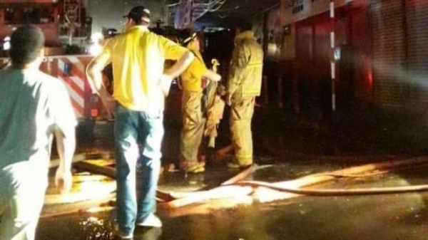 Além de bombeiros de Cidade do Leste, equipes e voluntários de regiões vizinhas foram mobilizados para combater o incêndio.(Foto: ABC Color)