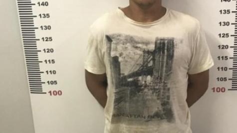 O homem recebeu então voz de prisão e foi encaminhado à Delegacia da Polícia Civil.(Foto: PM)