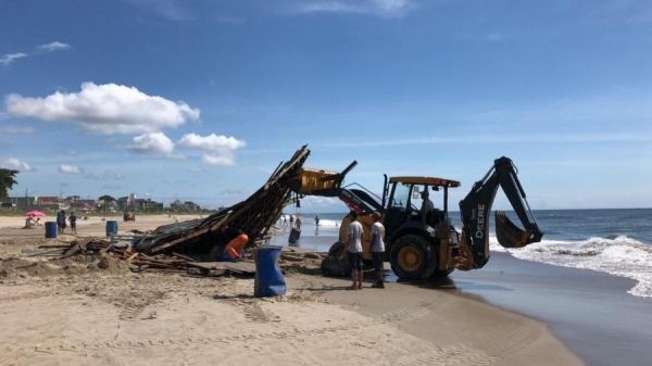 Casa foi desmanchada nesta sexta-feira (18) (Foto: Ana Zimmerman/RPC )
