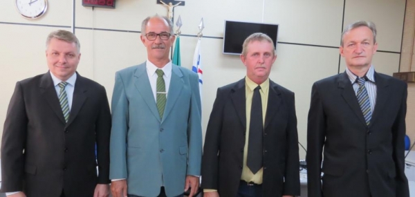Foi eleito para presidir o Legislativo para o biênio 2019/2020 o vereador Sansão Pinheiro (PTB), que tem como vice-presidente Gilmar Hinkel (MDB); como primeiro secretário Elias Naor Schlosser (MDB) e segundo secretário Enio Moesch (PSDB).(Foto: Assessoria)