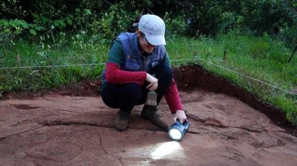 A primeira marca foi encontrada em 2014, pelo dono da propriedade (Foto: CATVE )