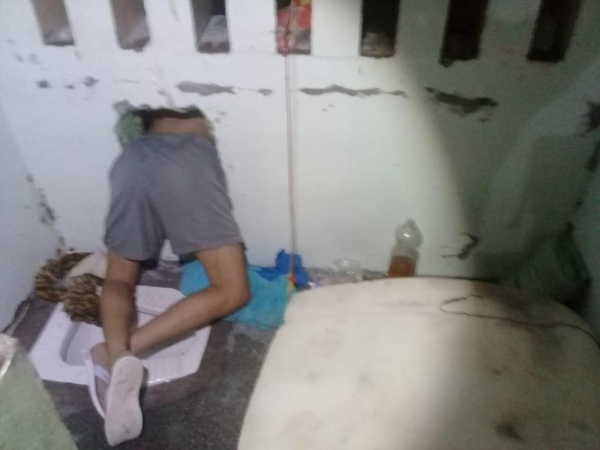 Homem ficou preso em buraco ao tentar escapar da Penitenciária Estadual de Cruzeiro do Oeste — Foto: Corpo de Bombeiros/Divulgação