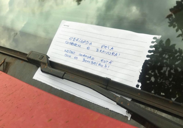 SOLIDARIEDADE Bilhete de gratidão emocionou bombeiro do Paraná em Brumadinho  (Foto: AEN)