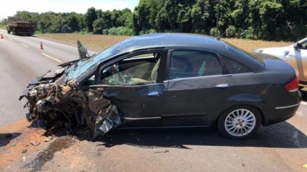  Policiais rodoviários federais registraram o fato.(Foto: PRF)