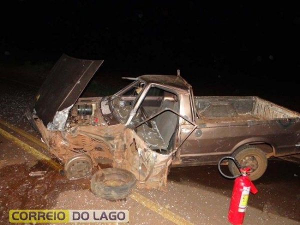 Duas pessoas ficaram feridas (Foto: Correiro do Lago )