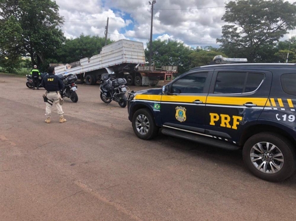 Trio de motociclistas é flagrado a 179 km/h na BR-369 — Foto: PRF