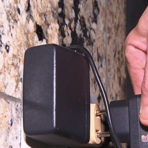 No Paraná, foram 113 ocorrências relacionadas a sobrecargas elétricas, sendo 48 casos de choques elétricos e 26 mortes — Foto: Reprodução/RPC