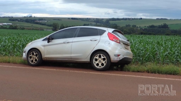 Somente o carro estava no local. (Foto:Léo Silva/Radar BO) 