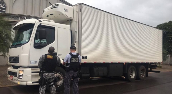 O motorista informou que entregaria a mercadoria em São Paulo. (Foto: PF)