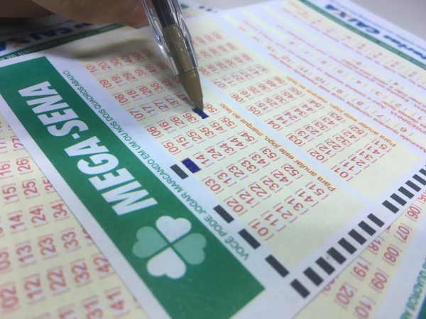 Mega-Sena pode pagar R$ 275 milhões no próximo sábado (11) — Foto: Stephanie Fonseca/G1