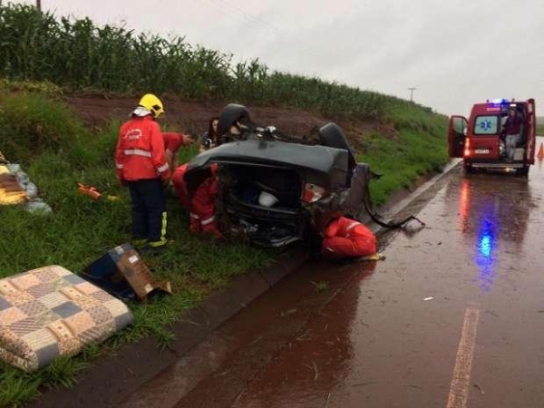 Duas vítimas ficaram feridas (Foto: CATVE )