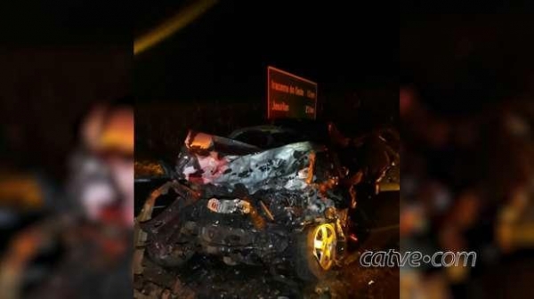 Os corpos das duas vítimas foram encaminhados ao IML de Cascavel. (Fotos: Catve)