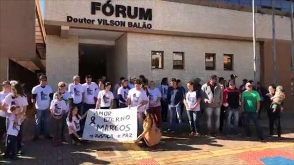 Os familiares pedem por justiça e que o caso seja esclarecido. (Foto: Catve)