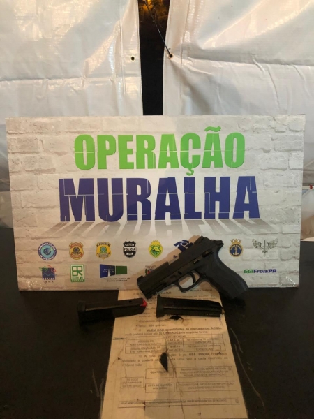 Arma e munições apreendidas. (Foto: BPFron)