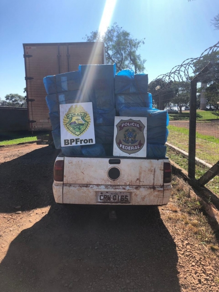 Foi apreendido um veículo VW/SAVEIRO carregado com 35 caixas de cigarros paraguaios.(Foto: BPFron)