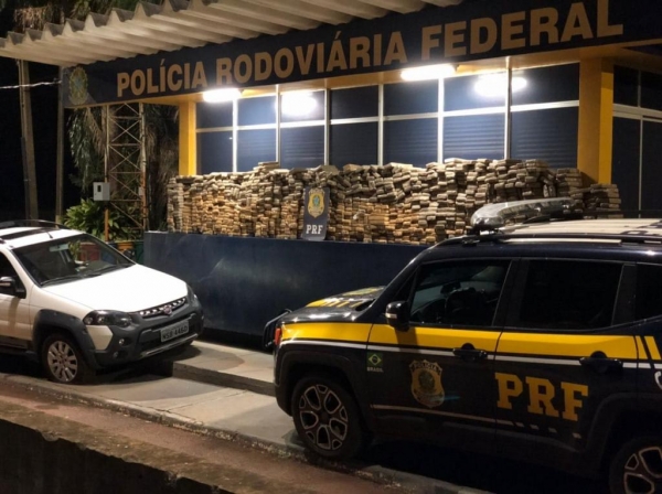 A droga totalizou 615 kg (1028 tabletes). (Fotos: PRF)