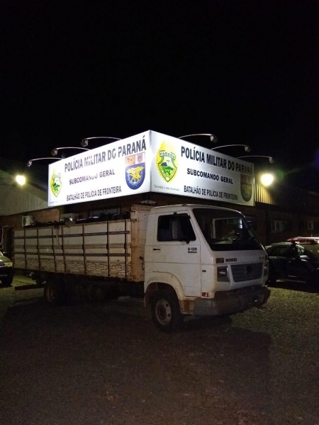 O caminhão foi encaminhado para a sede do BPFron. (Foto: BPFron)