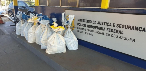 Um adolescente foi apreendido.(Fotos: PRF)