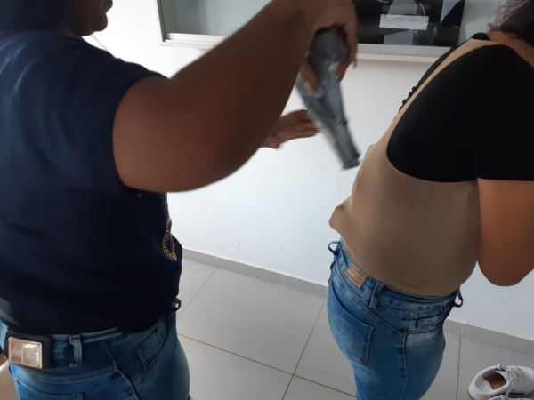 Momento da apreensão. (Fotos: PRF)