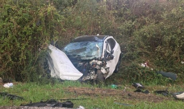 O veículo era ocupado por 6 pessoas e a criança não estava na cadeirinha (Foto: Juliano Castro/RBS TV )