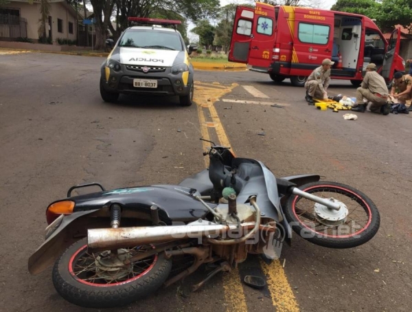 A motociclista, de 24 anos, resultou com ferimentos (Foto: Fernanda Bourscheidt/AquiAgora.net )