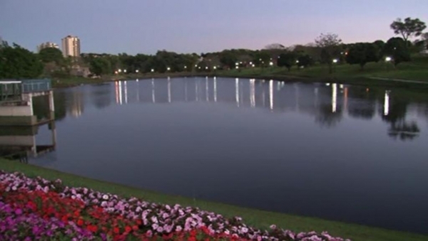 Rapaz morreu afogado no lago de Umuarama — Foto: Reprodução/RPC