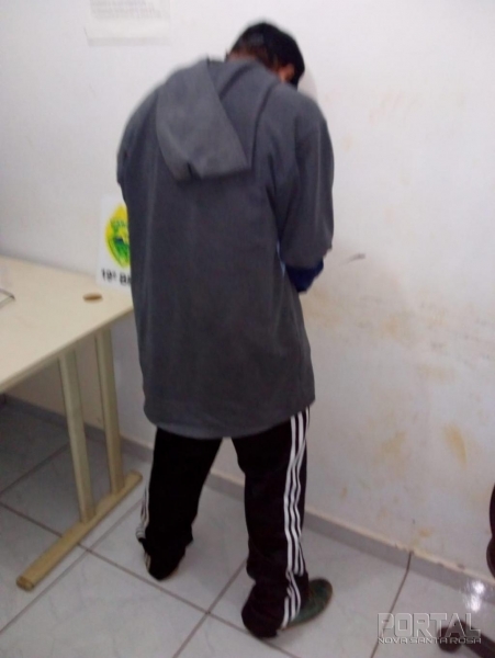 O rapaz foi preso pela polícia. (Foto: Bogoni Radar B.O.)