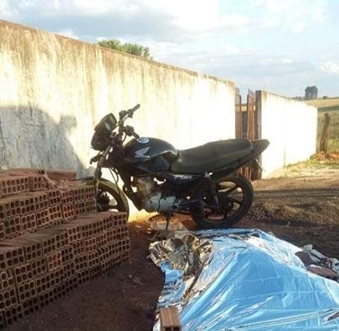 A Polícia Militar isolou o local até a chegada da Criminalística.(Foto: PP News)