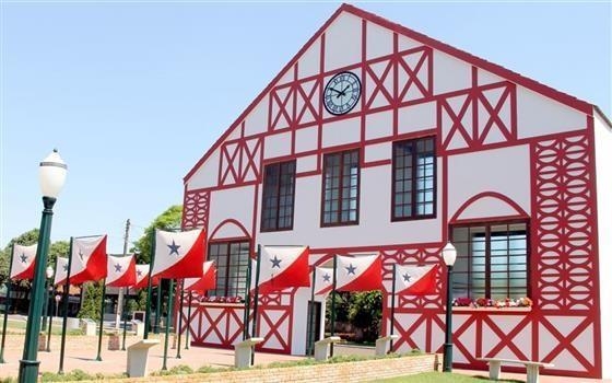 Praça do Colonizado em Nova Santa Rosa. (Foto: Divulgação)