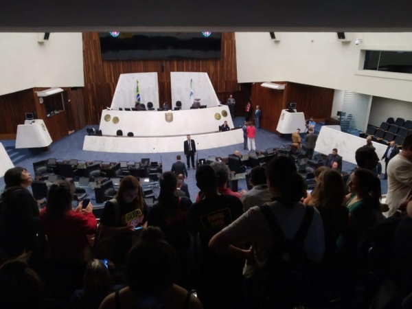 Ocupação da Alep em Curitiba (Foto: Banda B)