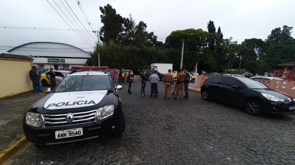 Situação foi registrada no início da tarde desta quarta-feira (4) — Foto: Bruna Bronoski/RPC Ponta Grossa