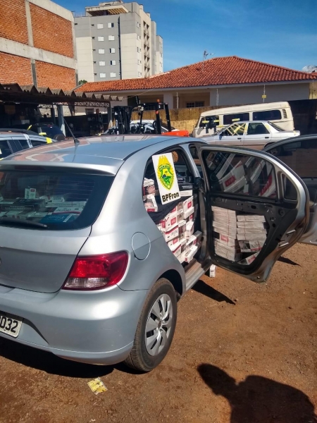 Aproximadamente 18 (dezoito) caixas havia no carro. (Foto: Divulgação/BPFron)