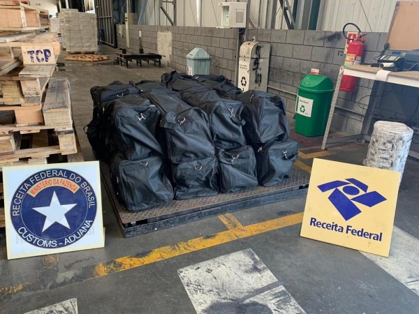 Droga foi apreendida em contêiner que iria para a Bélgica — Foto: Receita Federal/Divulgação