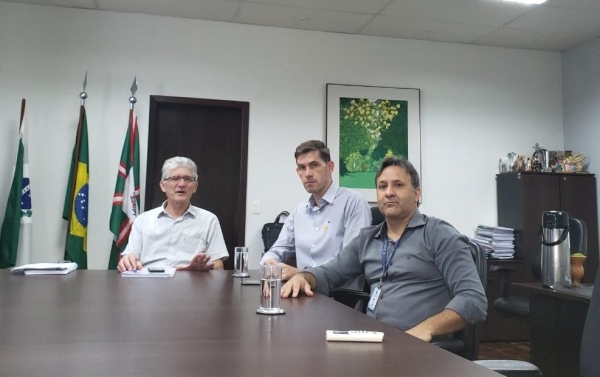 Prefeito Anderson acompanha projetos em Curitiba. (Fotos: Assessoria)
