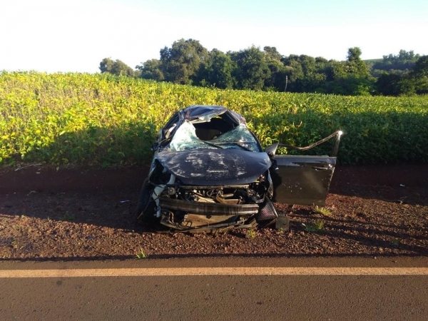 Segundo a PRE, vítima estava sozinha no carro, em Santa Helena — Foto: PRE/Divulgação