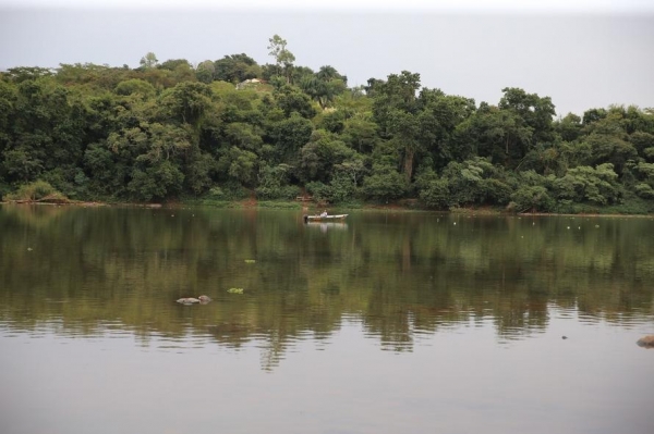 O retorno será permitido quando os rios atingirem a cota hídrica para dispersão de cardumes e navegabilidade (Foto: Geraldo Bubniak/AEN )