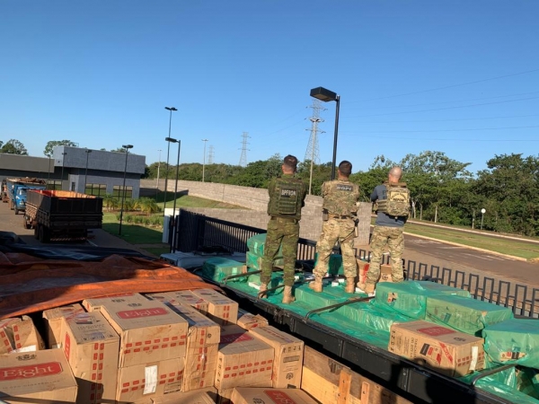 O carregamento apreendido representa um prejuízo de aproximadamente R$ 4.000.000,00 aos criminosos da região. (Fotos: Divulgação)