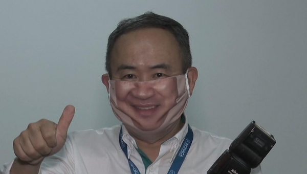 Claudio Nonaca criou máscara com sorrisos — Foto: RPC Londrina