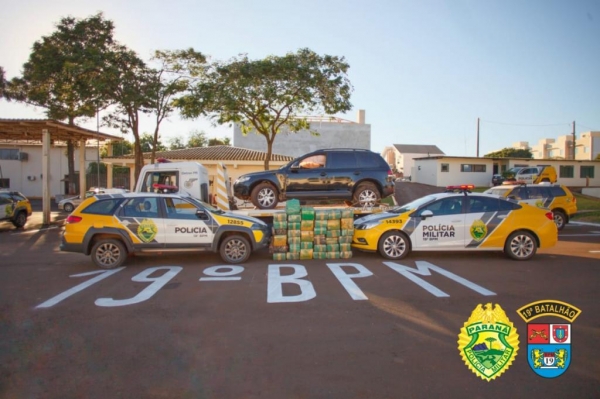 A pesagem oficial contabilizou 712 da droga. (Fotos: Divulgação/PM)