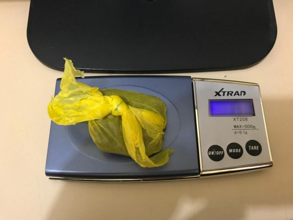A droga pesou pouco mais de 13 gramas.