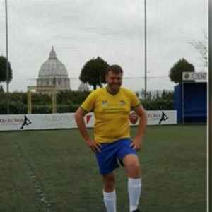 Padre participou da Copa do Mundo dos Padres, em Roma — Foto: Arquivo pessoal