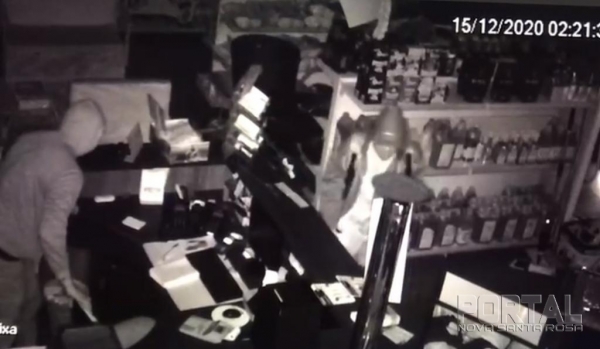 Imagens da câmera de segurança.