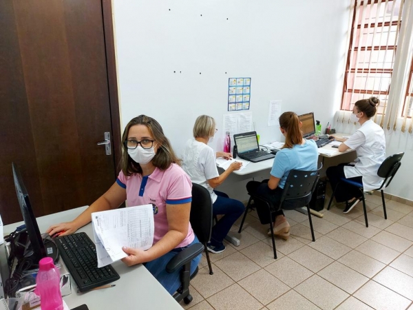 Central de monitoramento do Covid-19 em Palotina conta com 4 atendentes que trabalham das 7h30 à 11h30 e das 13h00 às 16h30. (Foto: Assessoria)