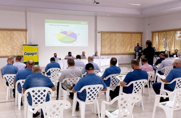 Os resultados foram apresentados durante a Assembleia Geral Ordinária (AGO),realizada na modalidade semipresencial, nesta quinta-feira (28).(Fotos: Assessoria Copagril)