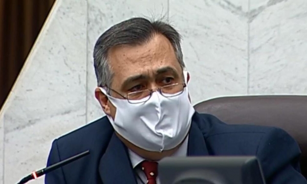 Secretário disse que programação do Ministério da Saúde prevê 4 milhões de pessoas vacinadas no Paraná até maio — Foto: Reprodução/Assembleia Legislativa do Paraná