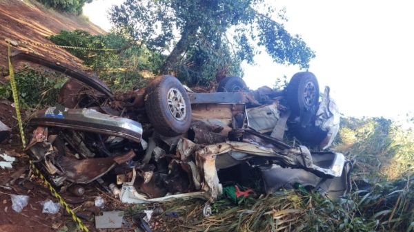 A camionte ficou destruída. (Foto: PRE)